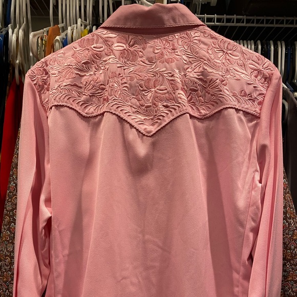 Scully medium pink ladies western pearl snap shirt. - Picture 2 of 4